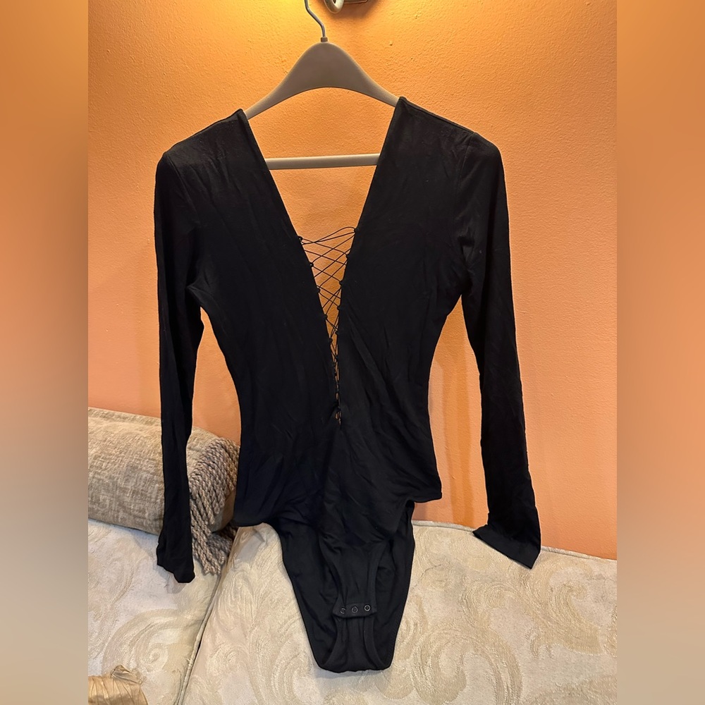 T BY ALEXANDER WANG V-Neck Long Sleeve Bodysuit in black